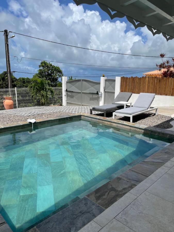 Les Appart Villa Sunbay Caraibes Avec Piscine Privative Vue Mer Et Montagne Ле-Франсуа Экстерьер фото